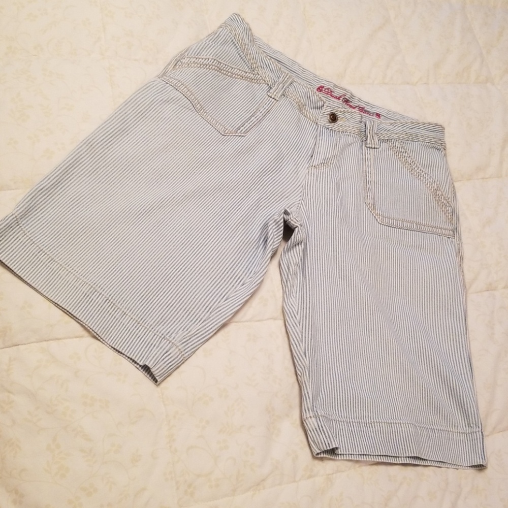 Duck head Bermuda style striped shorts sz 9